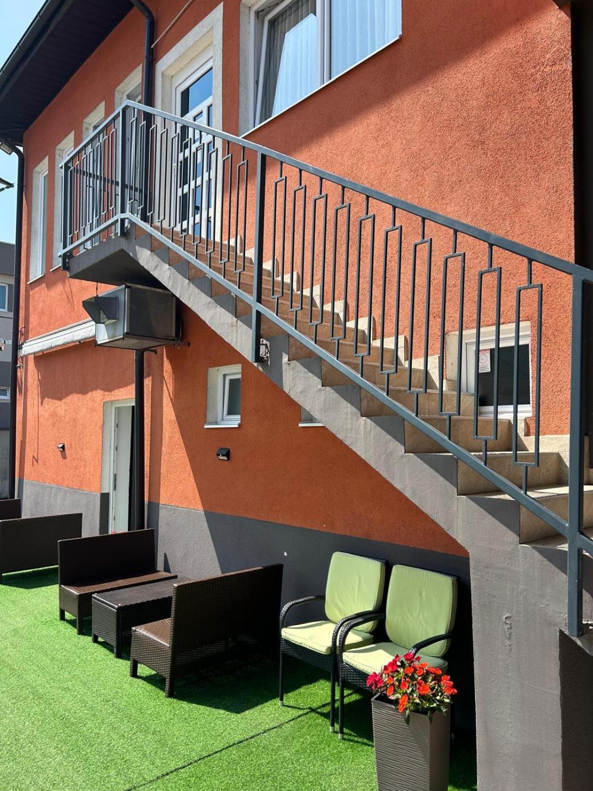 비소코 베차르 피라미드 룸스 B&B 외부 사진