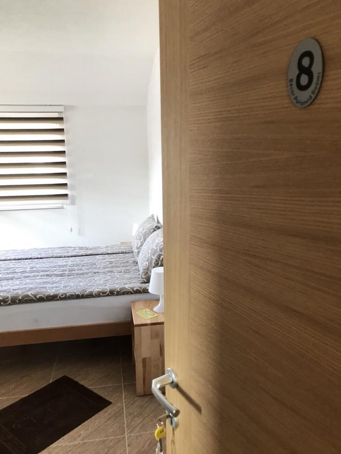 비소코 베차르 피라미드 룸스 B&B 외부 사진